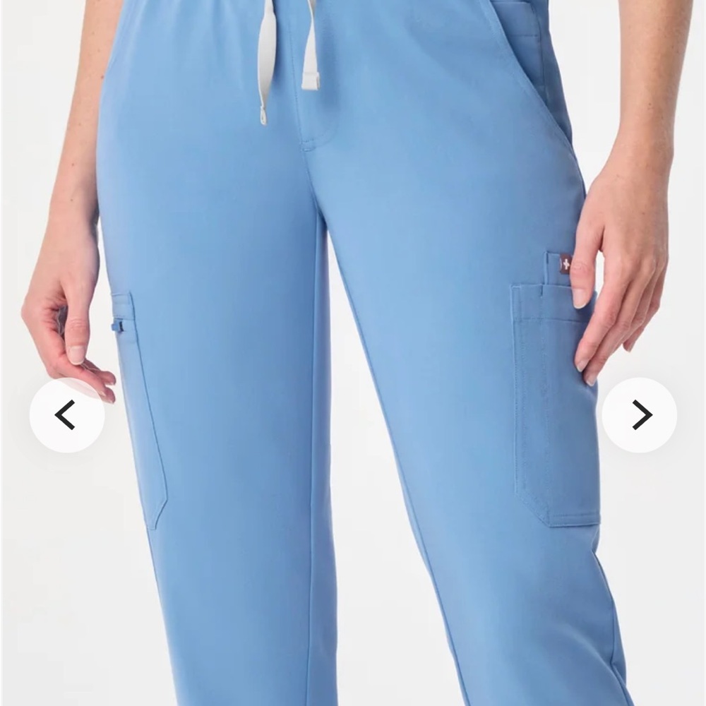 Figs Women's Sky Blue Cargo Joggers
